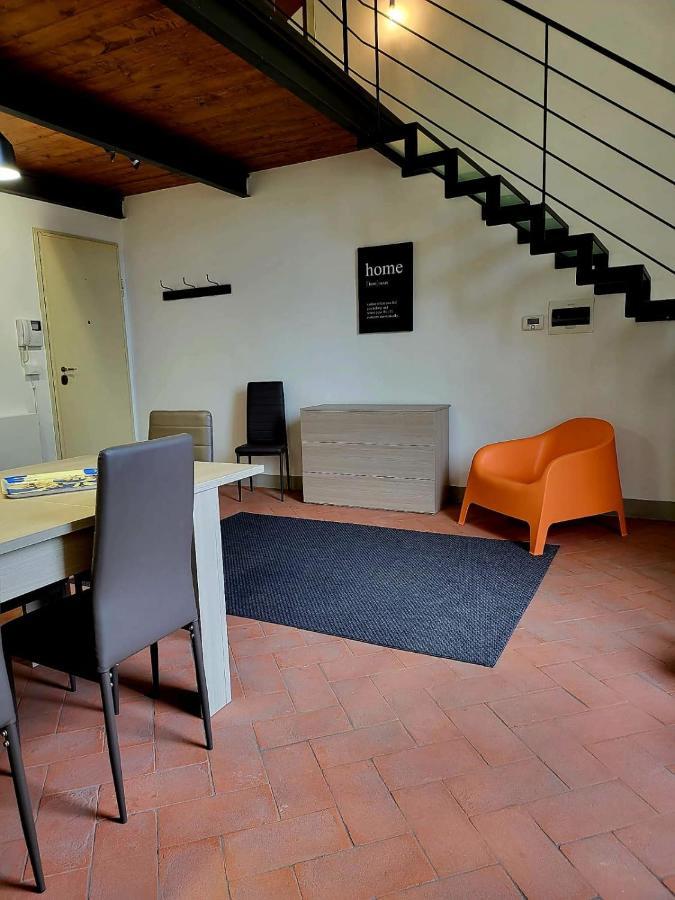 La Villa Apartments - Convenient For Sardinia And Corsica - 4-5 Beds -Private Parking Included With Camera Livorno Exterior foto