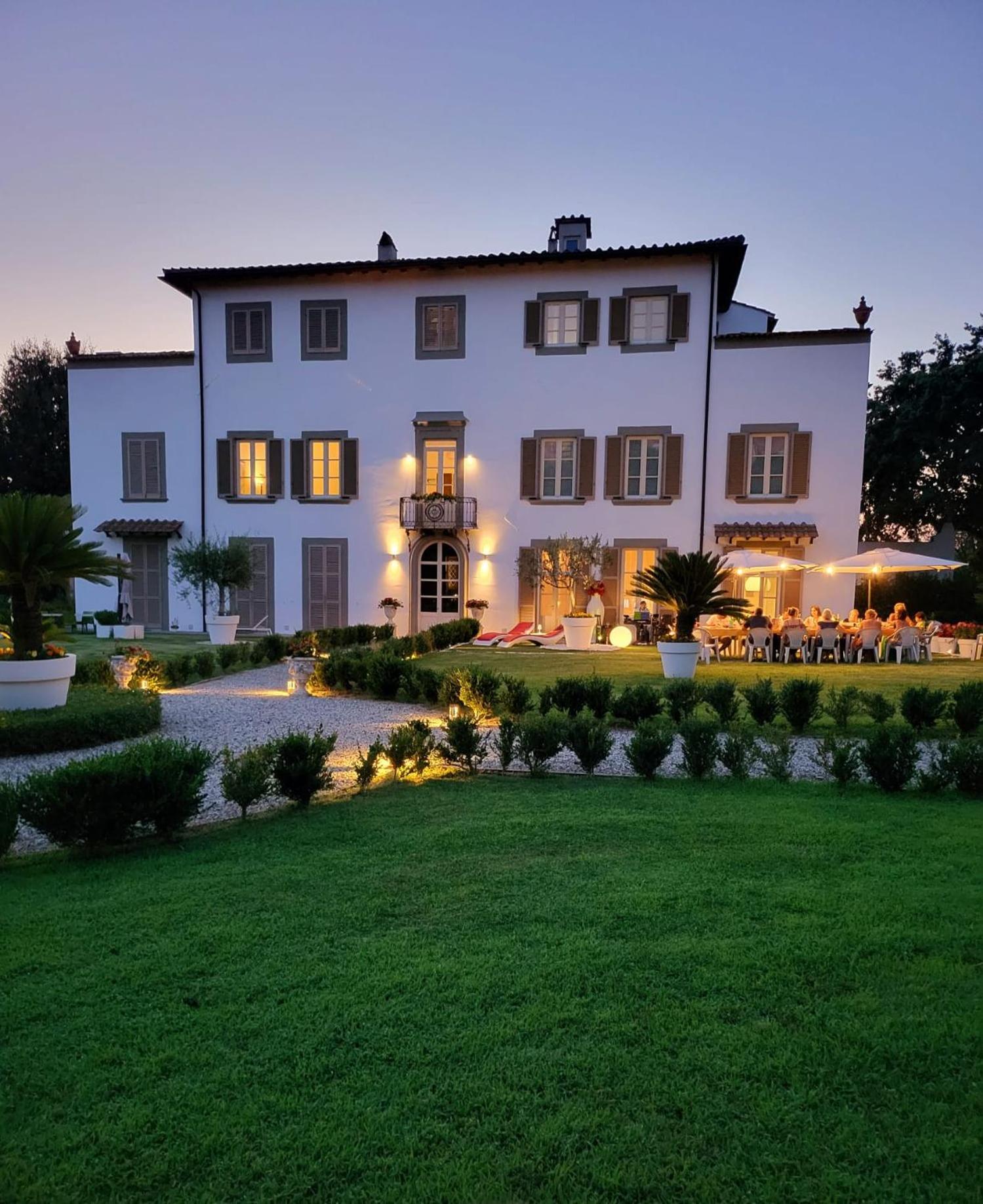 La Villa Apartments - Convenient For Sardinia And Corsica - 4-5 Beds -Private Parking Included With Camera Livorno Exterior foto